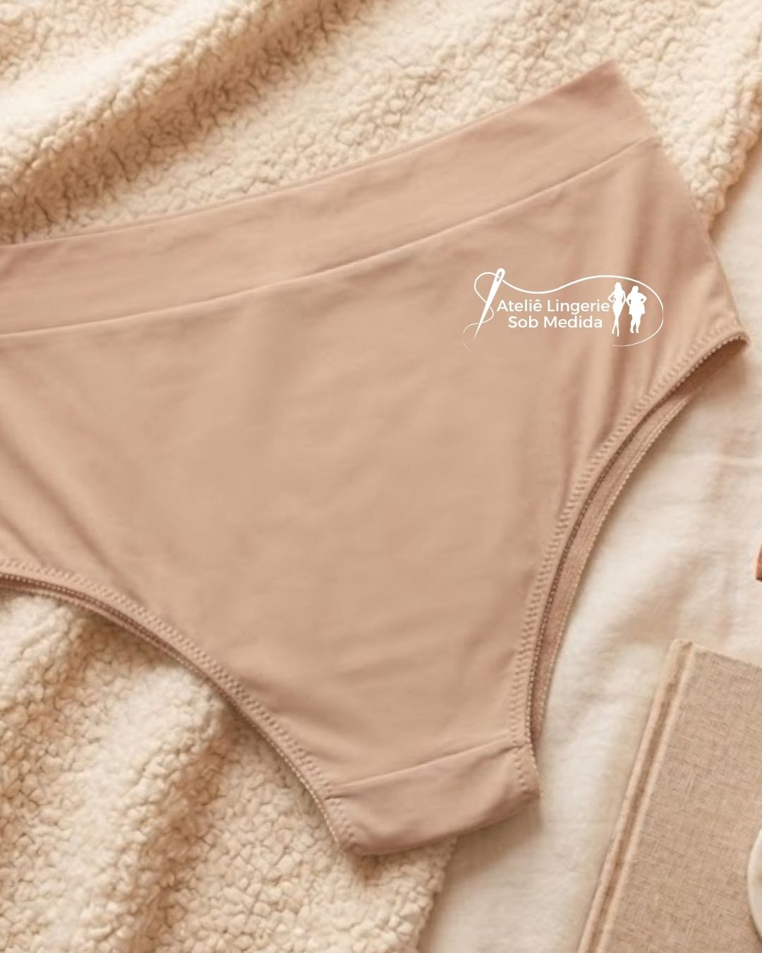 Benef&iacute;cios da Calcinha Alta Plus Size Modelagem confort&aacute;vel do 48 ao 60 Microfibra leve, macia e resistente Cintura alta que proporciona seguran&ccedil;a Detalhe frontal em renda elegante Excelente elasticidade N&atilde;o aperta nas pernas Ideal para uso di&aacute;rio Toque suave na pele Acabamento refor&ccedil;ado